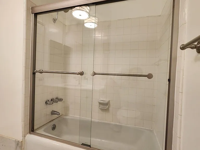 1243 Wellesley Ave #5 — Photo 17