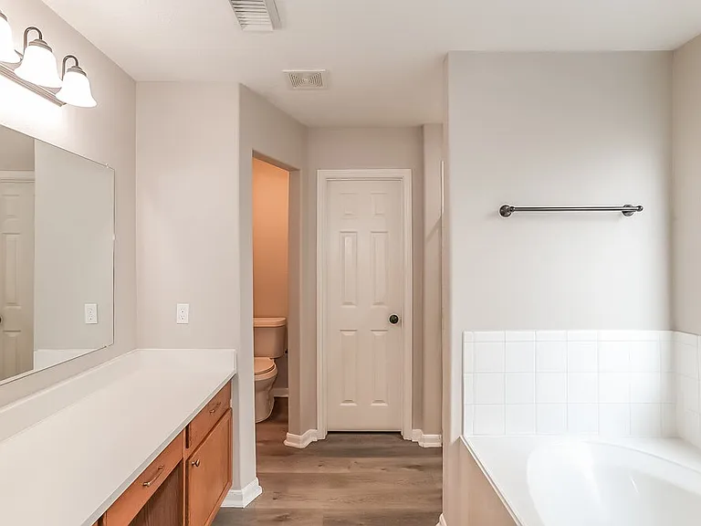 10518 Southway Bend Ln — Photo 13