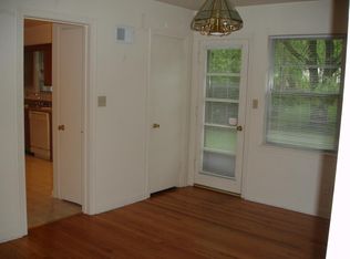 4712 W 71st Ter, Prairie Village, KS 66208