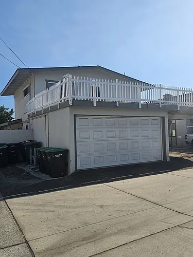 652 Center St #C Photo 1