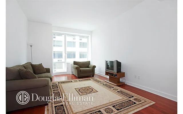 Rented by Douglas Elliman | media 33