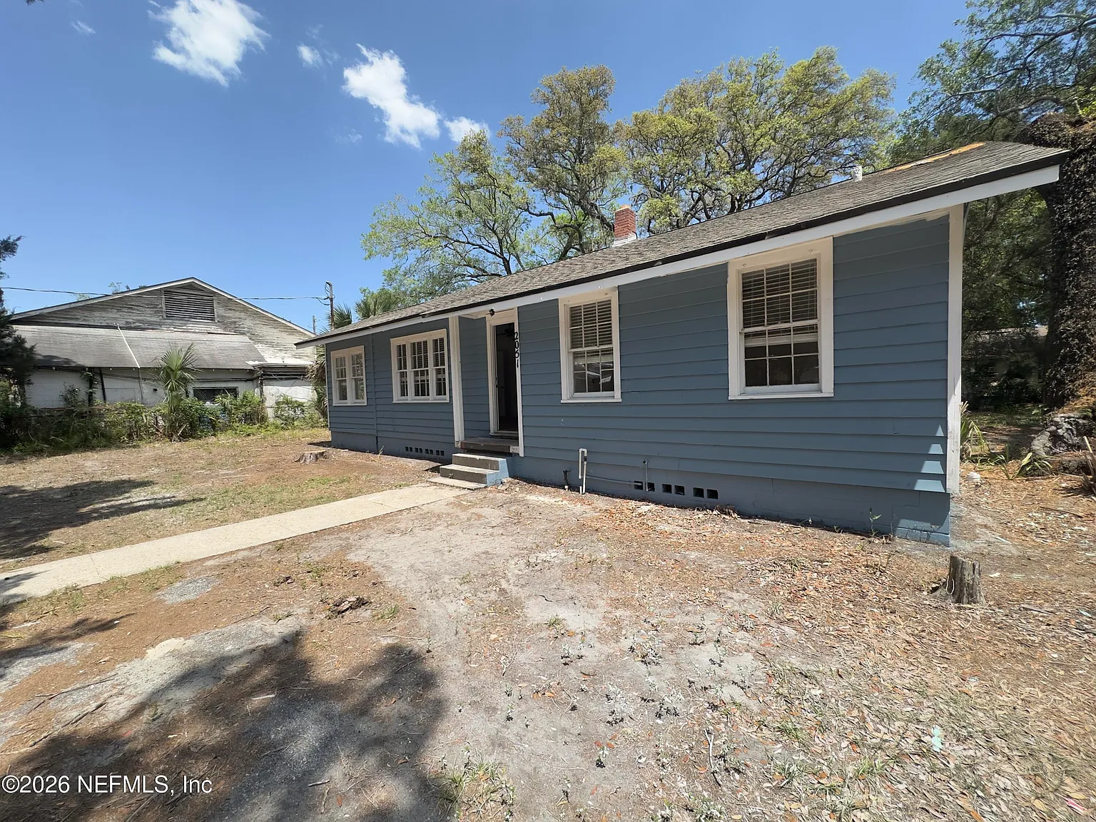 4 bed, 1.0 bath, 1331 sqft, $1,450 — Photo 2