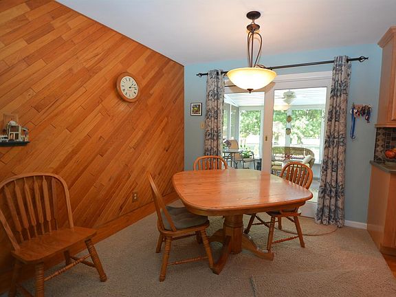 3rd image of 7572 Joan Dr