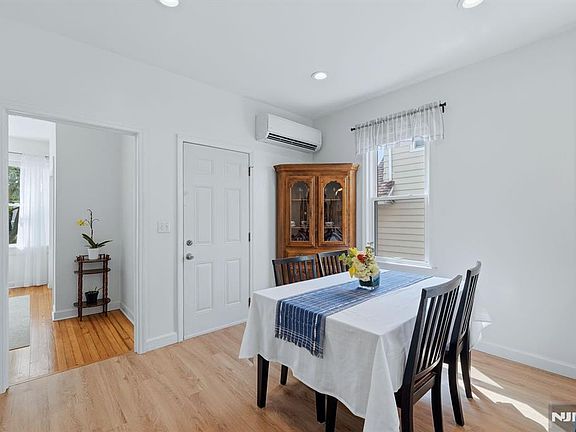 5th image of 97 Bergen St