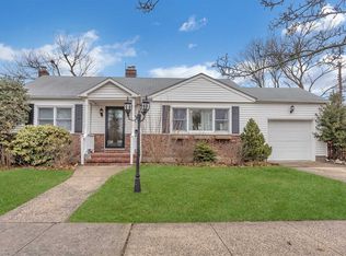 2642 Clovermere Rd, Oceanside, NY 11572