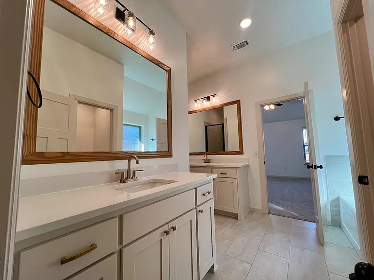9333 SW 42nd St — Photo 13
