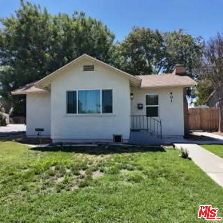 4 bed, 2.0 bath, 1209 sqft, $2,550 — Photo 3