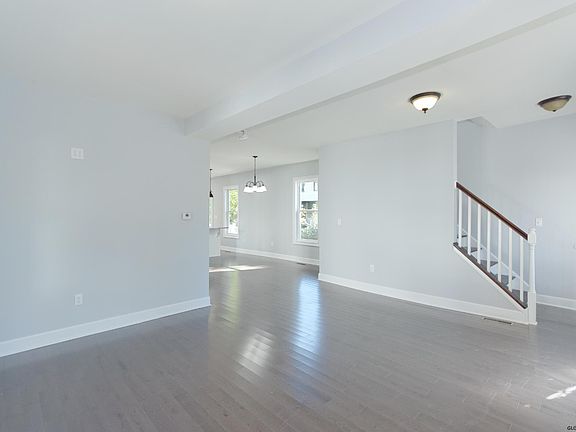 5th image of 132 N 3rd Ave