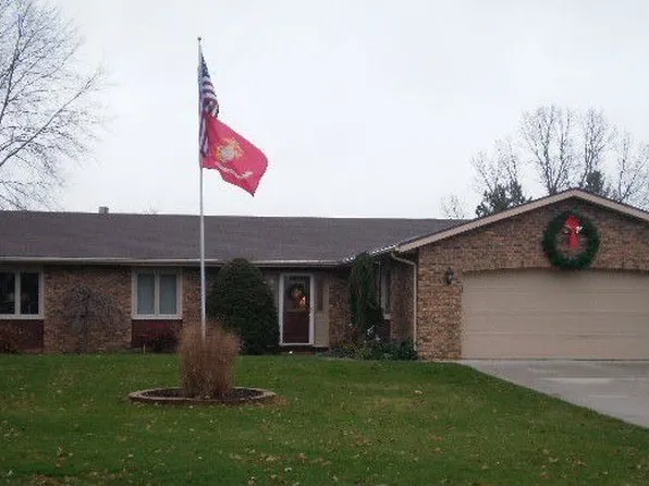 1400 E Woodview Dr, Nappanee, IN 46550