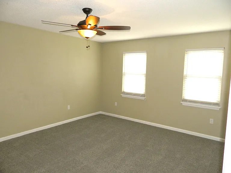 635 Clinton Way W — Photo 20