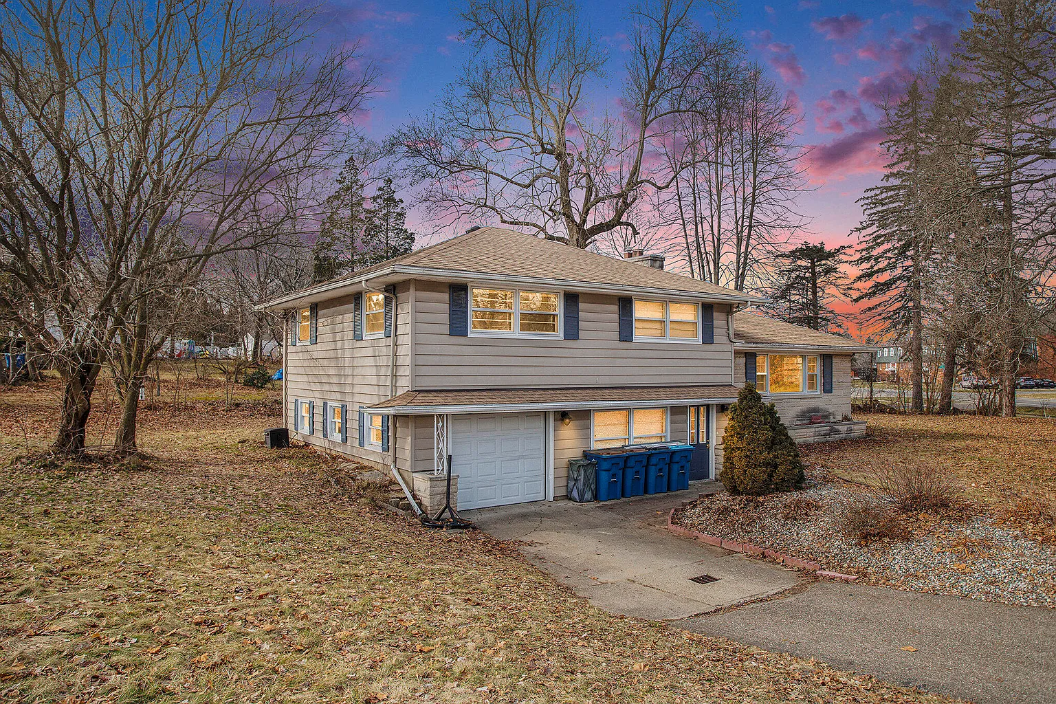 202 Leland Dr S photo 1