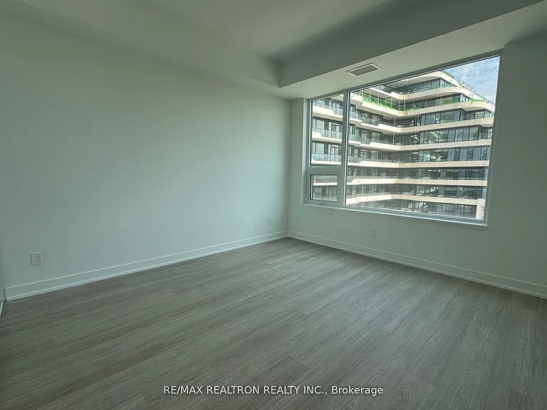 8188 Yonge St #405 — Photo 21