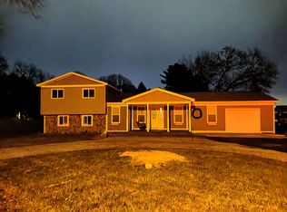 909 Country Club Rd, Warsaw, IN 46580