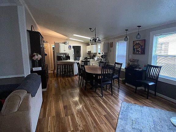 4th image of 1456 Pearson Dr N