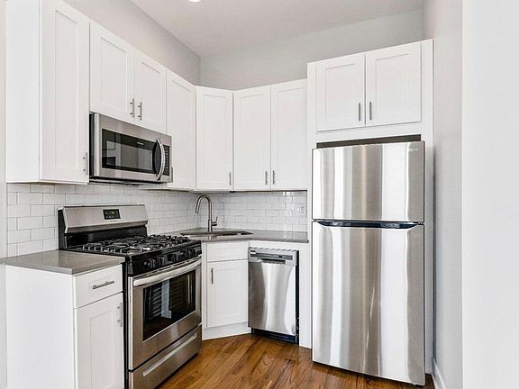 4th image of 358 W Dickens Ave APT 2