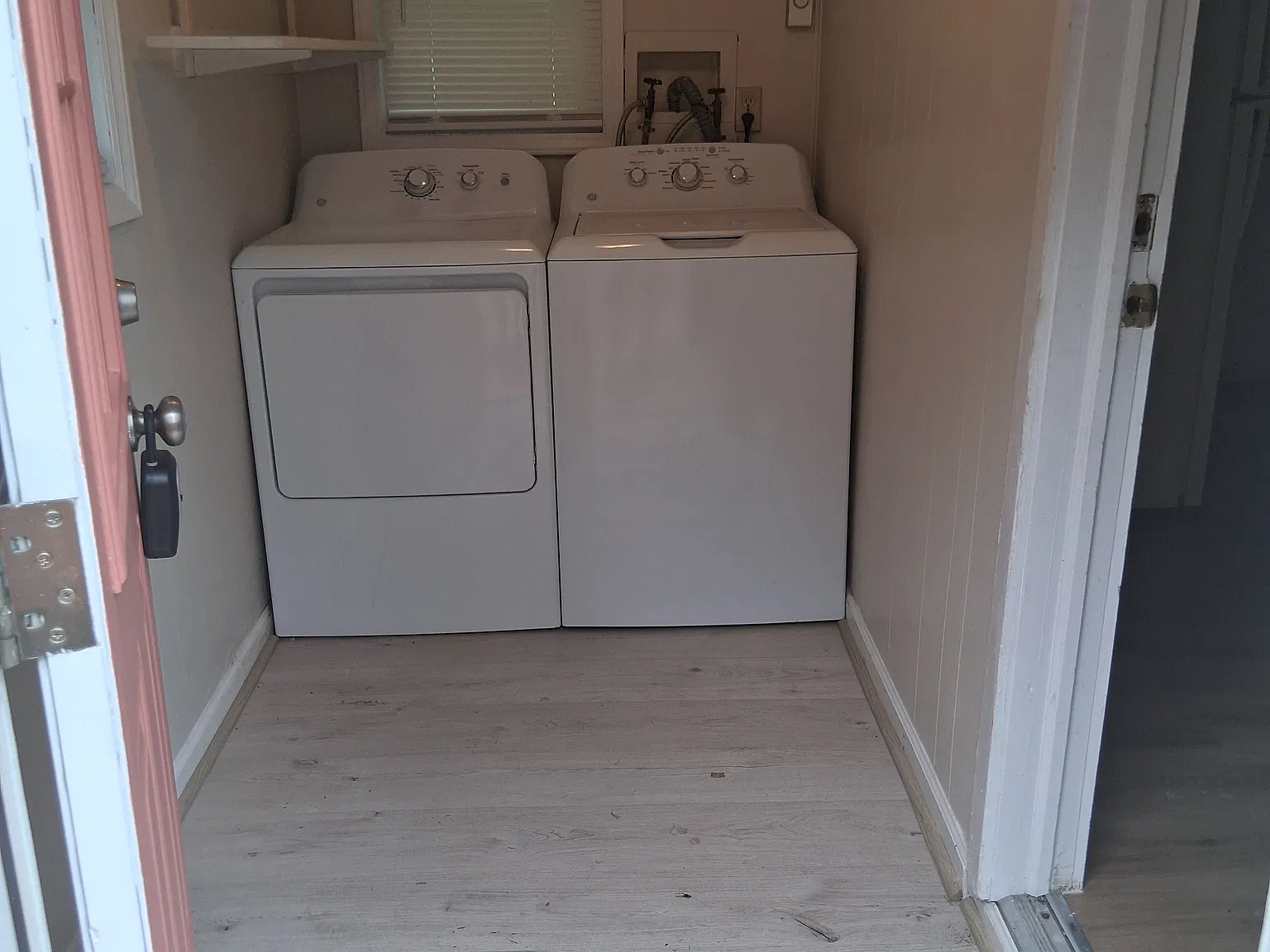 3 bed, 1000 sqft, $1,200 — Photo 3