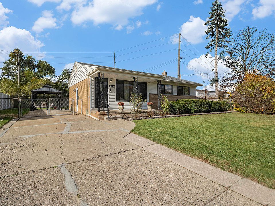 1st image of 32636 James St