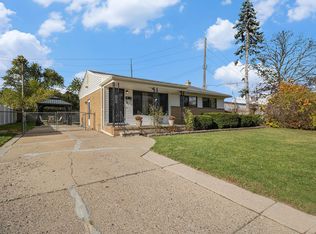 32636 James St, Garden City, MI 48135