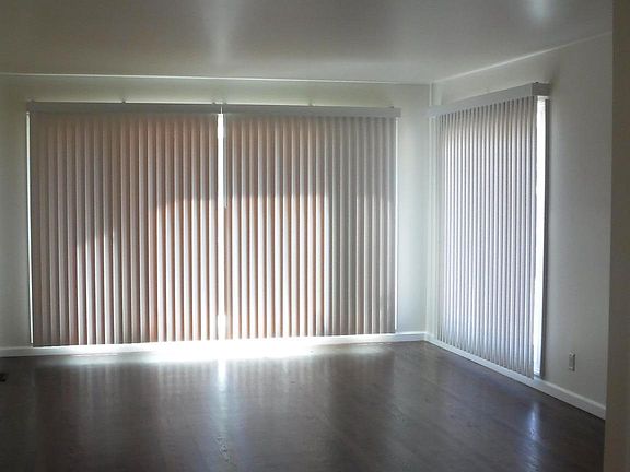 3rd image of 529 Reina Del Mar Ave