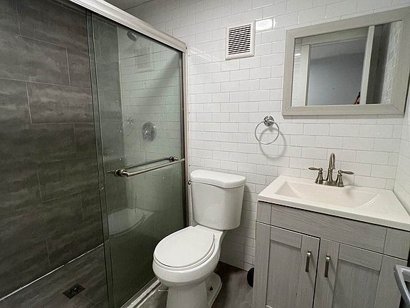 5th image of 1110 Fteley Ave