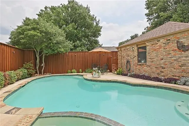 2403 Blue Cypress Dr — Photo 11