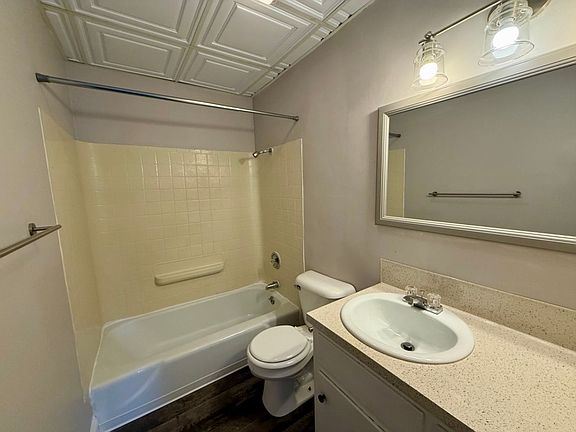 5th image of 11075 52nd Ave #4
