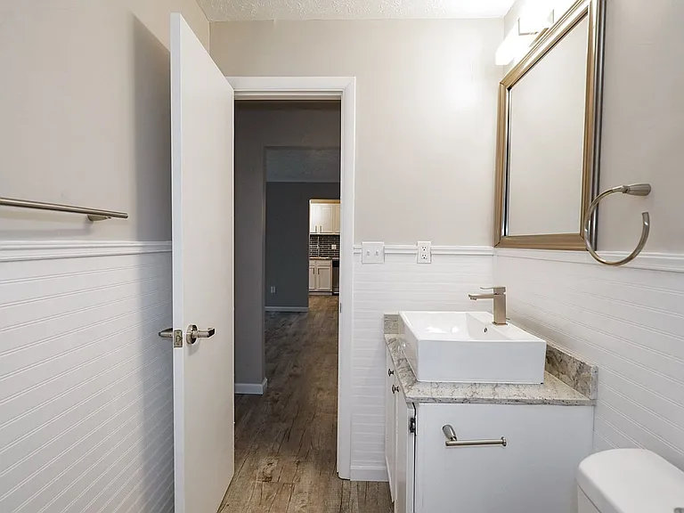 The Evalee Apartments — Photo 23