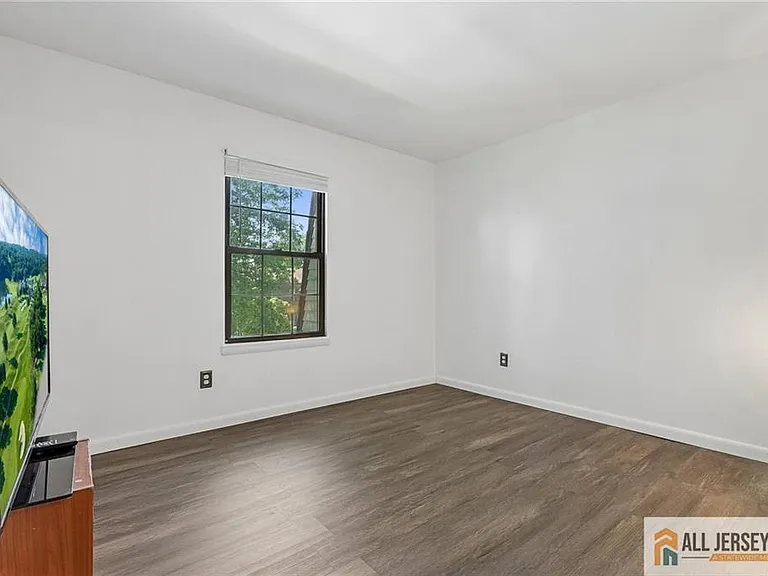 138 Orlando St #138 — Photo 12