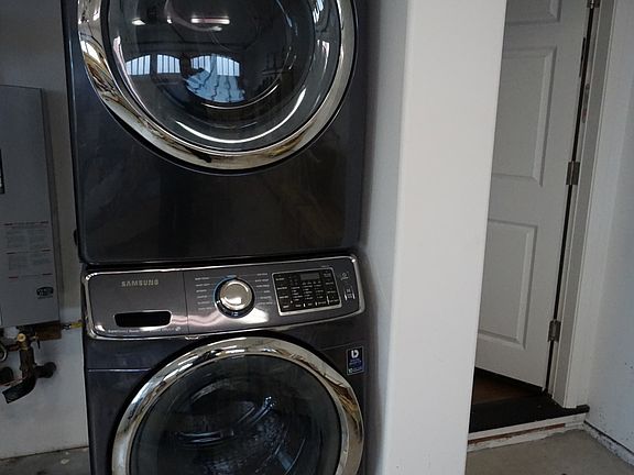 5th image of 572 Spruce St