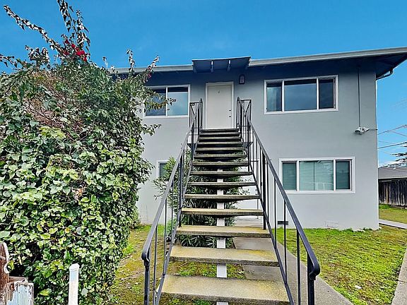 2nd image of 189 Wilton Dr APT 2