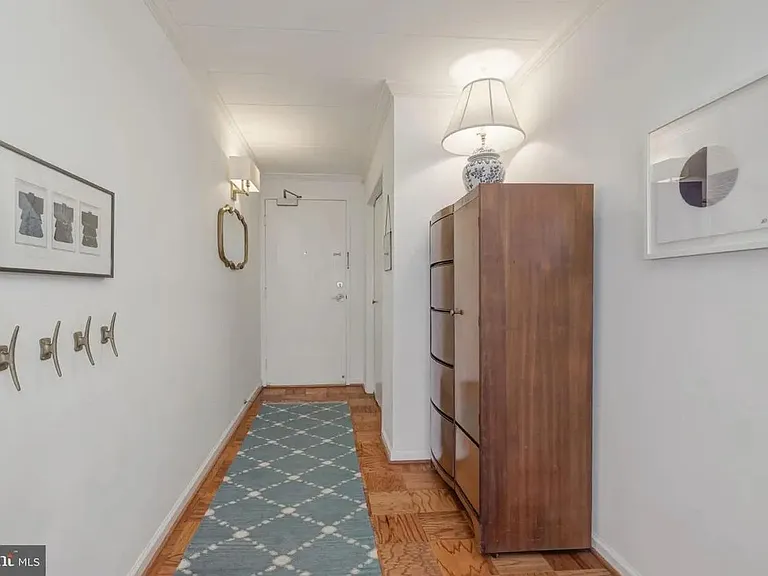 4800 Chevy Chase Dr #403 — Photo 7