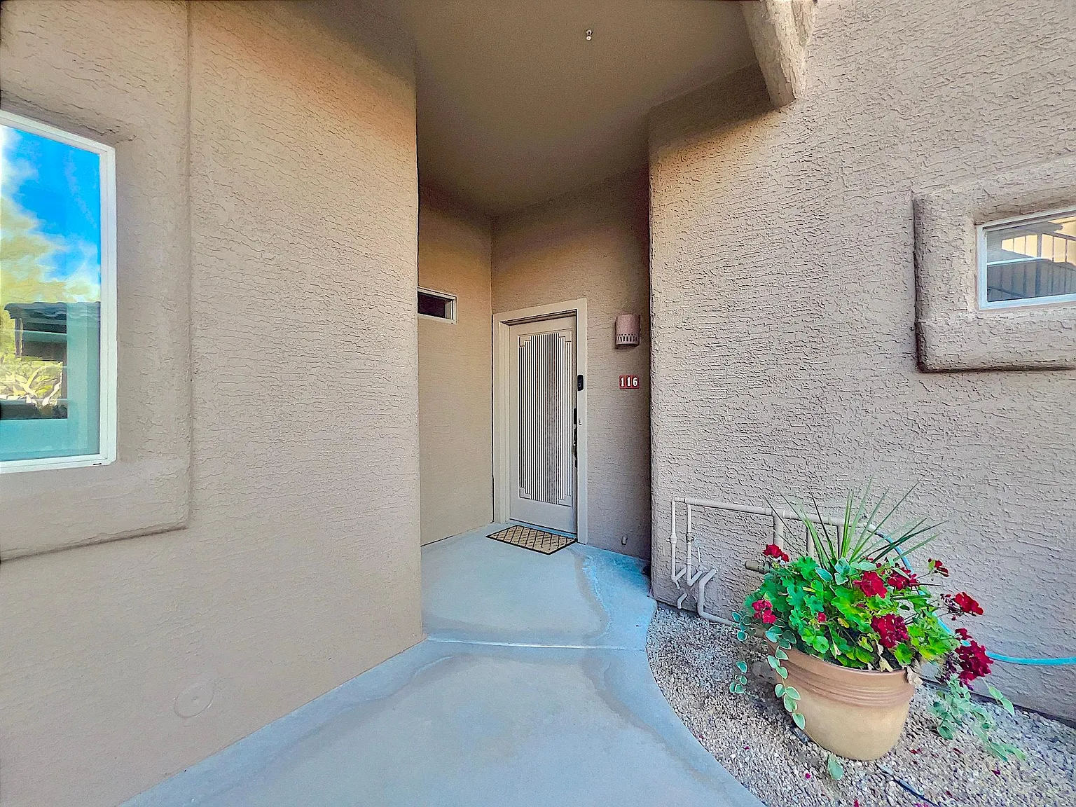 8880 E Paraiso Dr — Photo 1