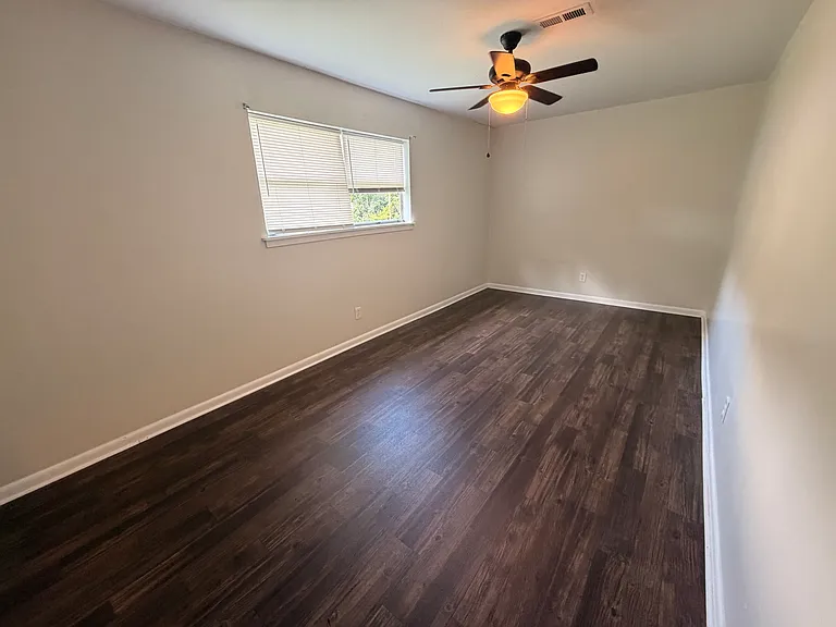 2112 Martin Luther King Jr Dr #6 — Photo 4
