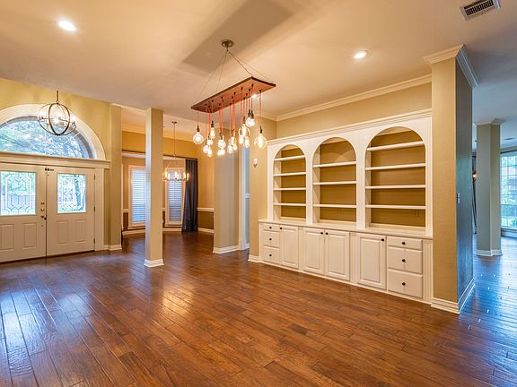 5th image of 325 Highland Oaks Cir