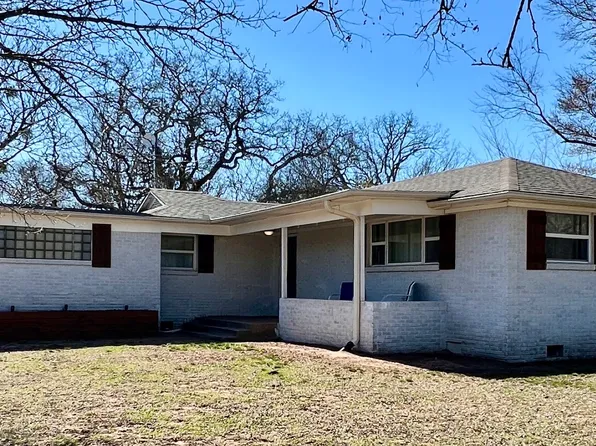 1408 Springdale Rd, Ardmore, OK 73401