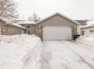 2729 Wheatland Dr S, Fargo, ND 58103
