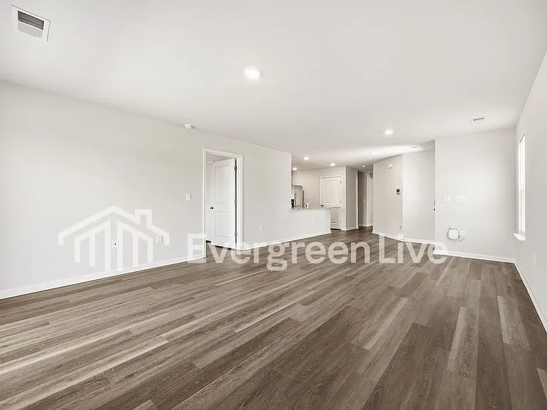 2276 Courtina Way — Photo 5