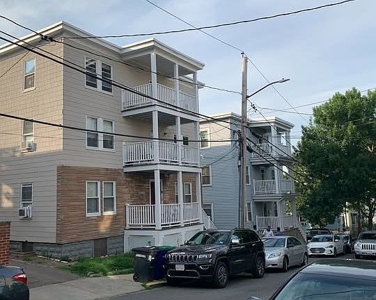 4th image of 26 Bond St #1