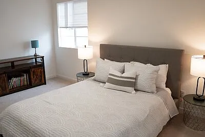 4 bed, 2547 sqft, $3,500 — Photo 4