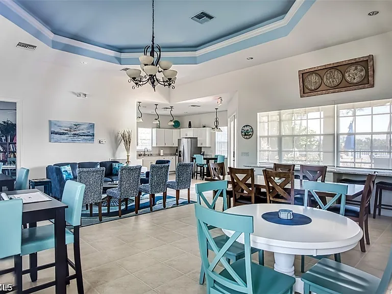 11001 Sea Tropic Ln — Photo 25