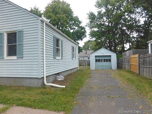 3rd image of 78 Oxford Dr