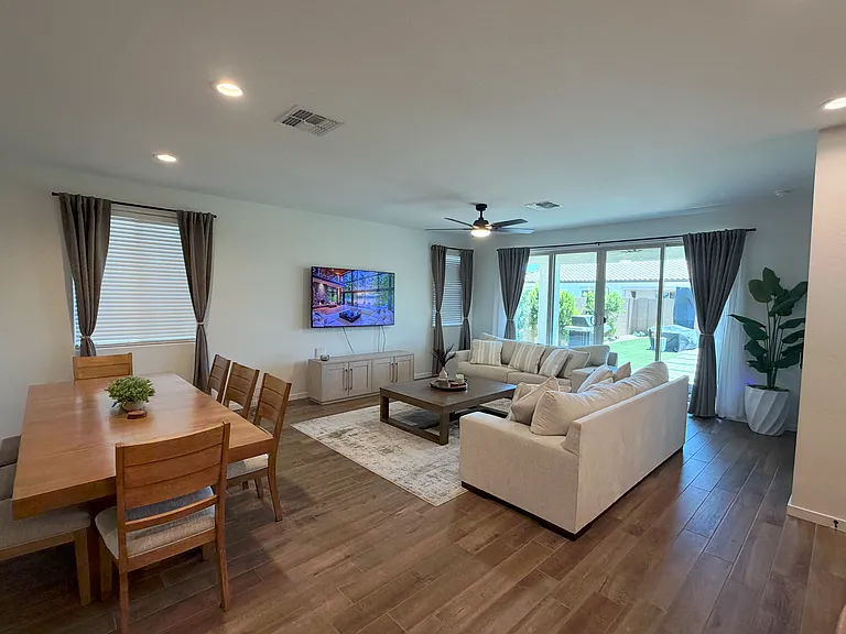 10929 W Harrison St — Photo 7
