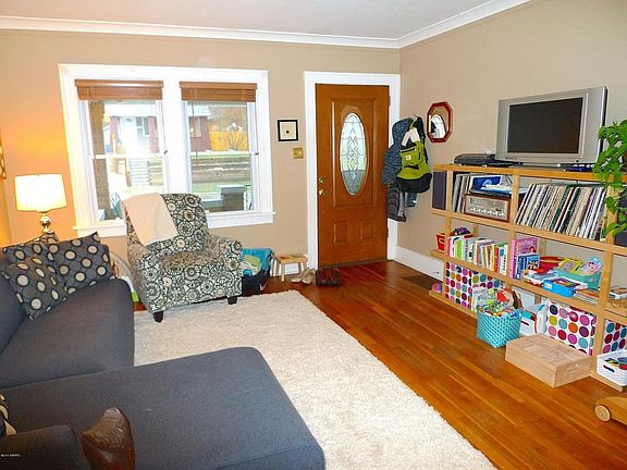 3rd image of 1436 Escott Ave NW