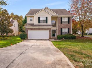 3832 Robeson Creek Dr, Charlotte, NC 28270