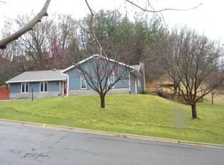 2042 Grand View Blvd, Onalaska, WI 54650