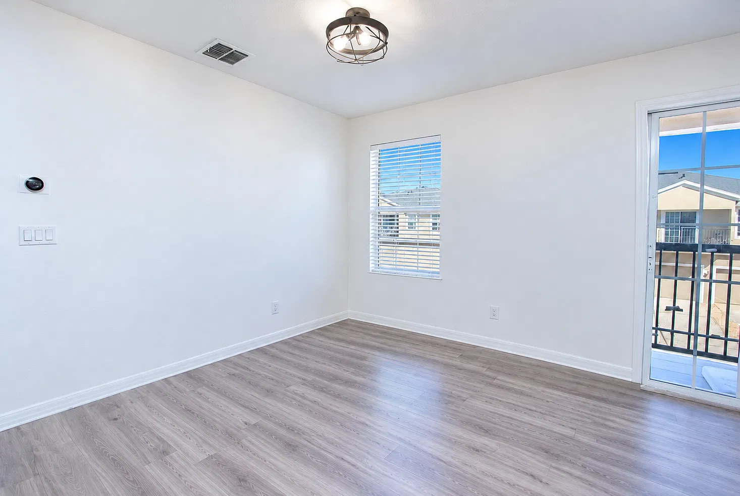 2 bed, 1269 sqft, $1,650 — Photo 3