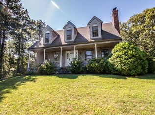 38 Meadow View Rd, Oak Bluffs, MA 02557