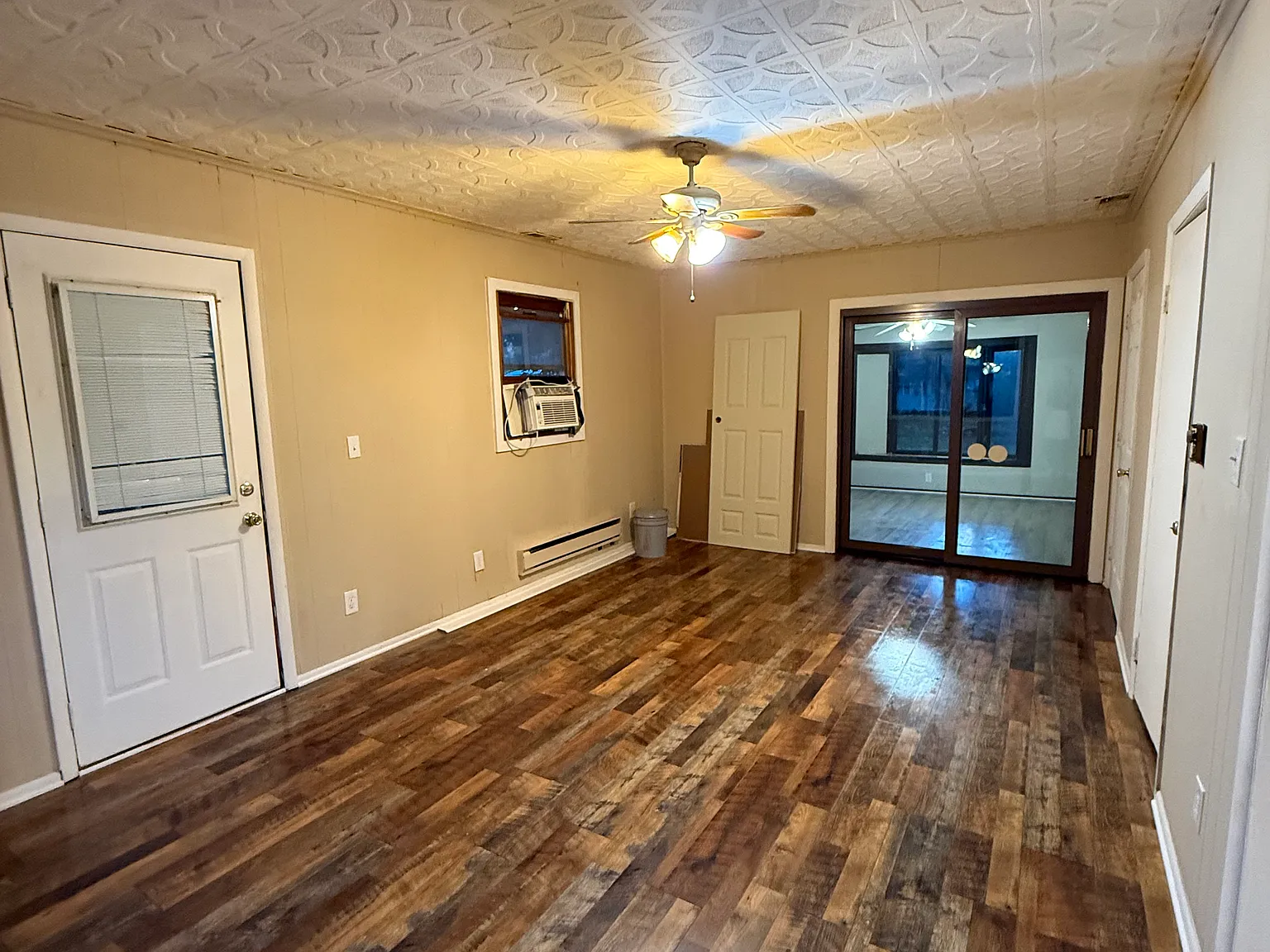 3 bed, 1300 sqft, $1,850 — Photo 4