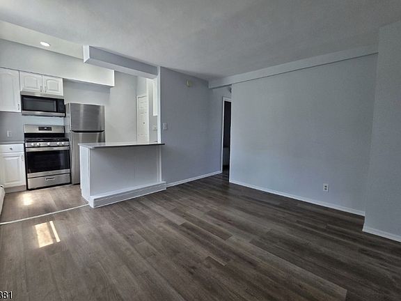 2nd image of 535 28th St