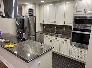 204 Bentley Ct E, Saint James, NY 11780